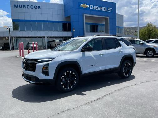 Polar White 2026 Chevrolet Equinox RS