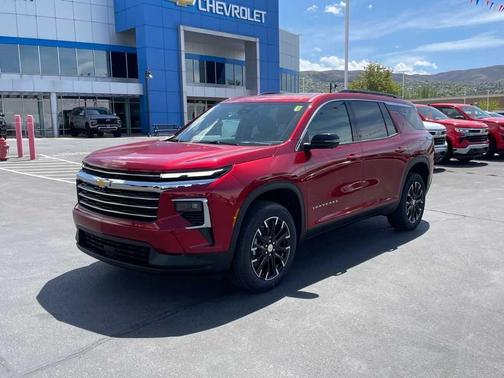 2025 Chevrolet Traverse LT