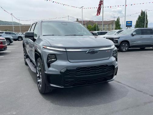 2025 Chevrolet Silverado EV RST
