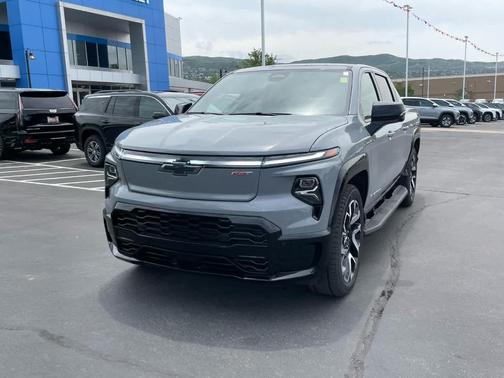 2025 Chevrolet Silverado EV RST