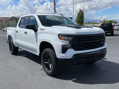 Summit White 2026 Chevrolet Silverado 1500 Custom Trail Boss