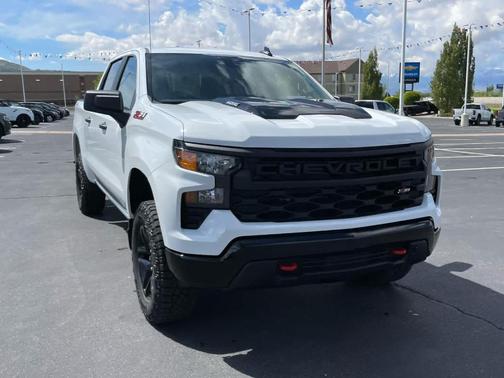 Summit White 2026 Chevrolet Silverado 1500 Custom Trail Boss