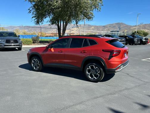 2024 Chevrolet Trax LT