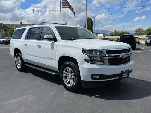 Summit White 2019 Chevrolet Suburban LT