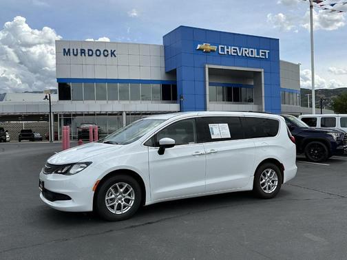 Bright White Clearcoat 2023 Chrysler Voyager LX