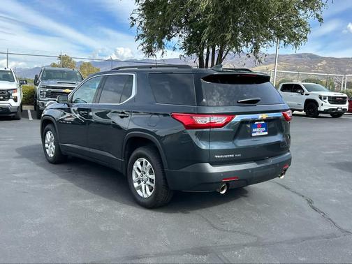 2021 Chevrolet Traverse LT Cloth