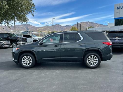 2021 Chevrolet Traverse LT Cloth