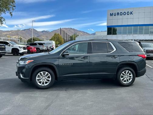 2021 Chevrolet Traverse LT Cloth