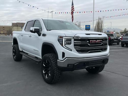 2024 GMC Sierra 1500 SLT