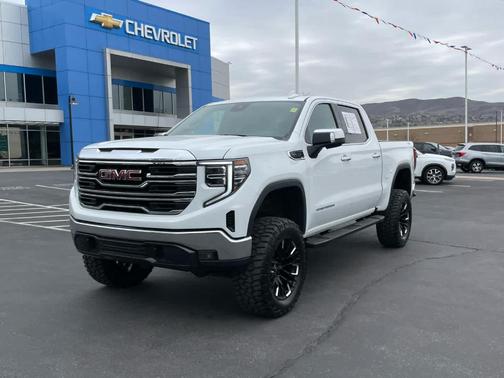 2024 GMC Sierra 1500 SLT
