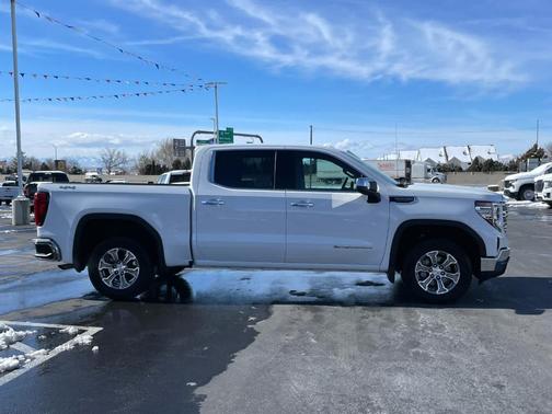 2024 GMC Sierra 1500 SLT