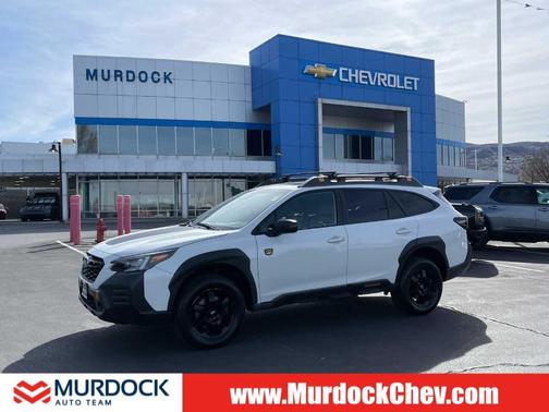 Crystal White Pearl 2022 Subaru Outback Wilderness