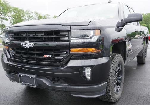 Photo 2 of 18 of 2016 Chevrolet Silverado 1500 LT