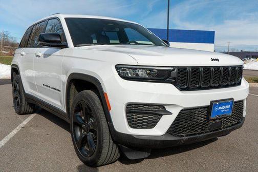 2023 Jeep Grand Cherokee Altitude