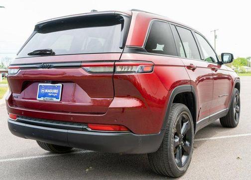 Velvet Red Pearlcoat 2024 Jeep Grand Cherokee Laredo