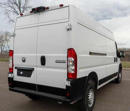 Bright White Clearcoat 2026 RAM ProMaster 2500 High Roof