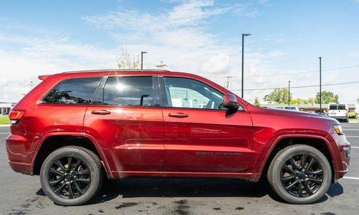 Velvet Red Pearlcoat 2021 Jeep Grand Cherokee Laredo X