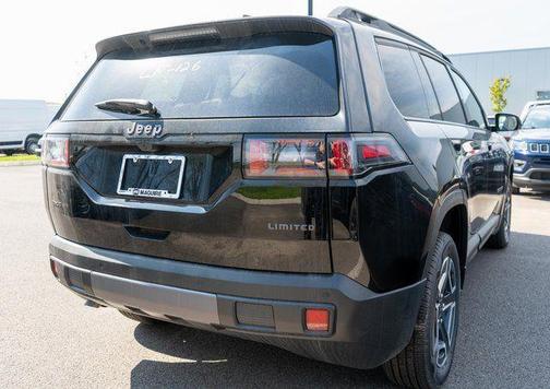 Diamond Black 2026 Jeep Cherokee LAREDO/LIMITED