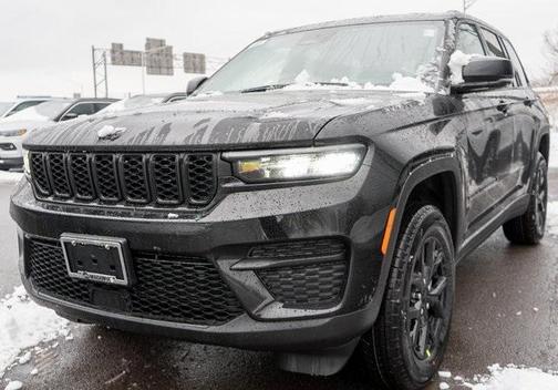 2025 Jeep Grand Cherokee Laredo