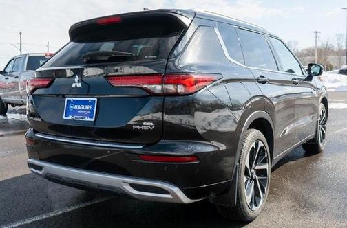 2023 Mitsubishi Outlander PHEV SEL