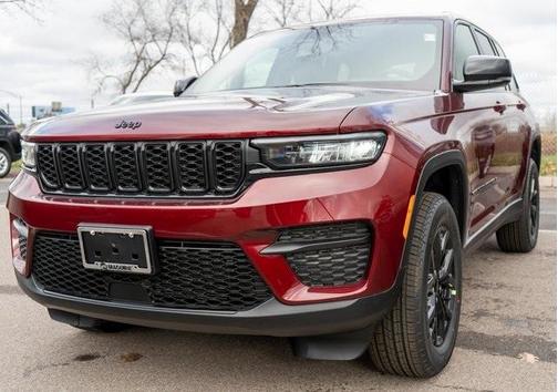 2025 Jeep Grand Cherokee Laredo