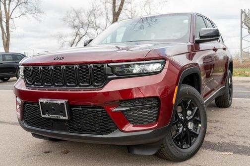 2025 Jeep Grand Cherokee Laredo