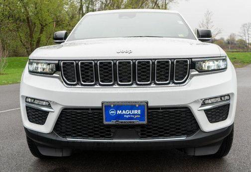 Bright White Clearcoat 2023 Jeep Grand Cherokee Limited