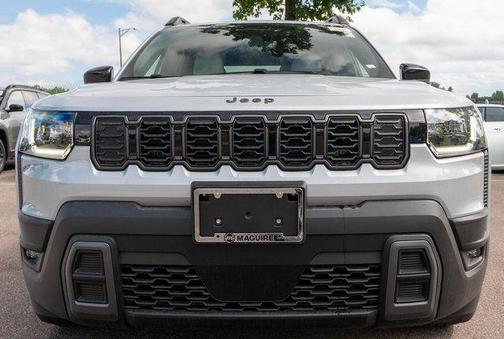 Silver Zynith Clearcoat 2026 Jeep Cherokee LAREDO/LIMITED