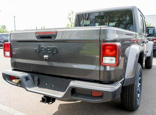 Granite Crystal Clearcoat Metallic 2026 Jeep Gladiator 85th Anniversary Edition
