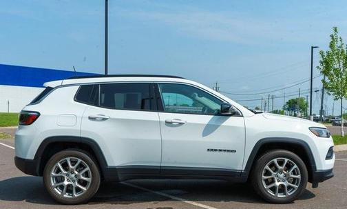 2022 Jeep Compass Latitude Lux