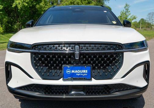 White Platinum Clearcoat Metallic 2024 Lincoln Nautilus Reserve