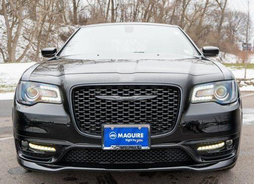 2023 Chrysler 300 Touring L