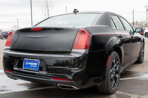 2023 Chrysler 300 Touring L