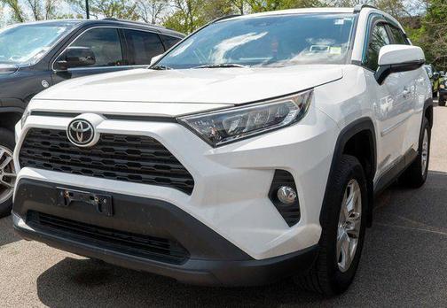 Super White 2019 Toyota RAV4 XLE