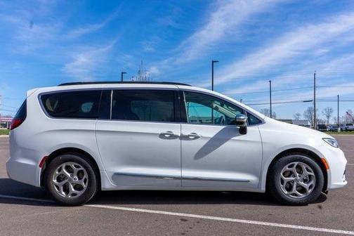2023 Chrysler Pacifica Limited