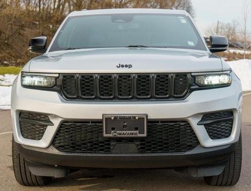 2022 Jeep Grand Cherokee Altitude