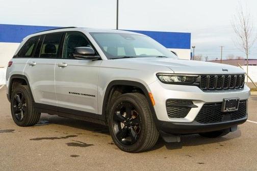2022 Jeep Grand Cherokee Altitude