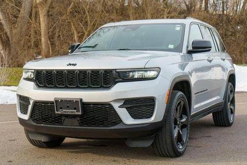 2022 Jeep Grand Cherokee Altitude