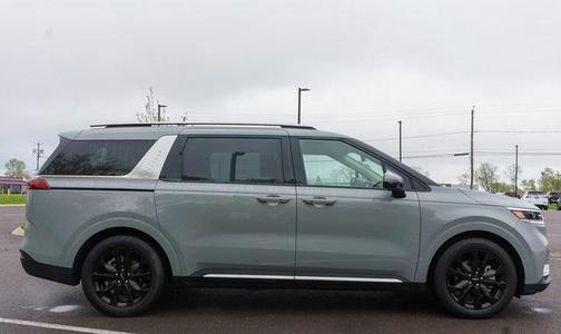 2024 Kia Carnival SX