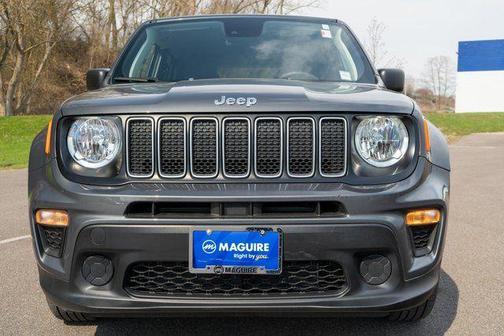 Graphite Gray 2023 Jeep Renegade Latitude