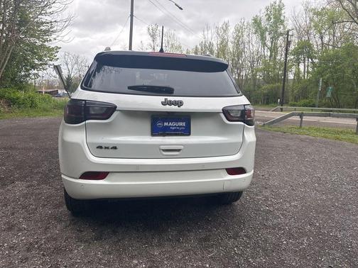 Bright White Clearcoat 2024 Jeep Compass Limited