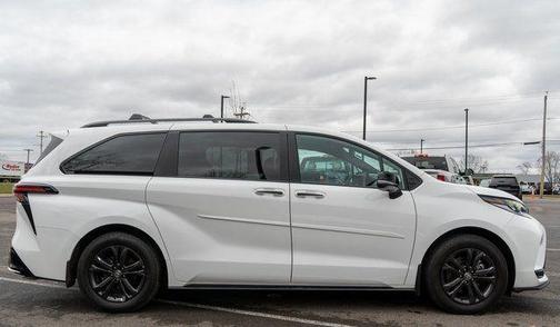 2025 Toyota Sienna 