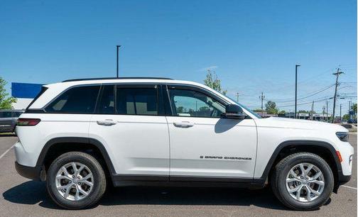 Bright White Clearcoat 2023 Jeep Grand Cherokee Limited