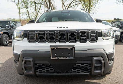 Bright White Clearcoat 2026 Jeep Cherokee LAREDO/LIMITED