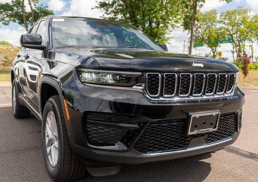 Diamond Black 2026 Jeep Grand Cherokee Laredo X