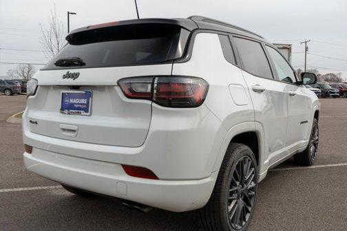 Bright White Clearcoat 2022 Jeep Compass Altitude