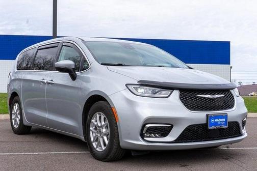 2023 Chrysler Pacifica Touring-L