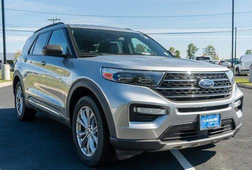 Silver Metallic 2020 Ford Explorer XLT