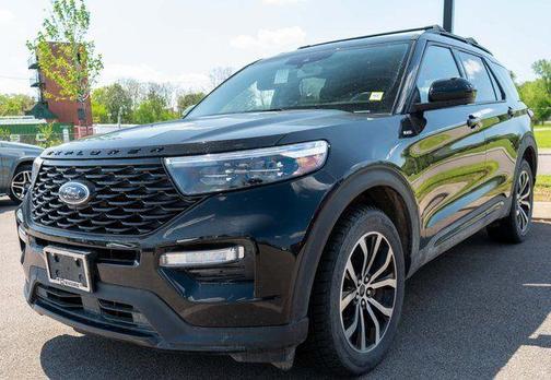 Black 2022 Ford Explorer ST-Line