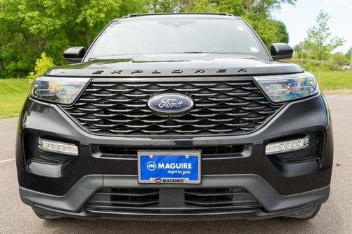 Black 2022 Ford Explorer ST-Line